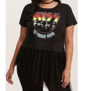 torrid Tops - NWT Torrid 2 Kiss Concert Band Tshirt w Lace Hem torrid Tops - NWT Torrid 2 Kiss Concert Band Tshirt w Lace Hem